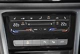 Volkswagen Touran (2023) 1.5TSI 110kW 7 míst, LED - náhled 23