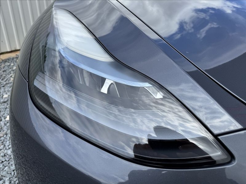 Tesla Model Y 0,0 RWD SoH 94% - fotka 9 z 50