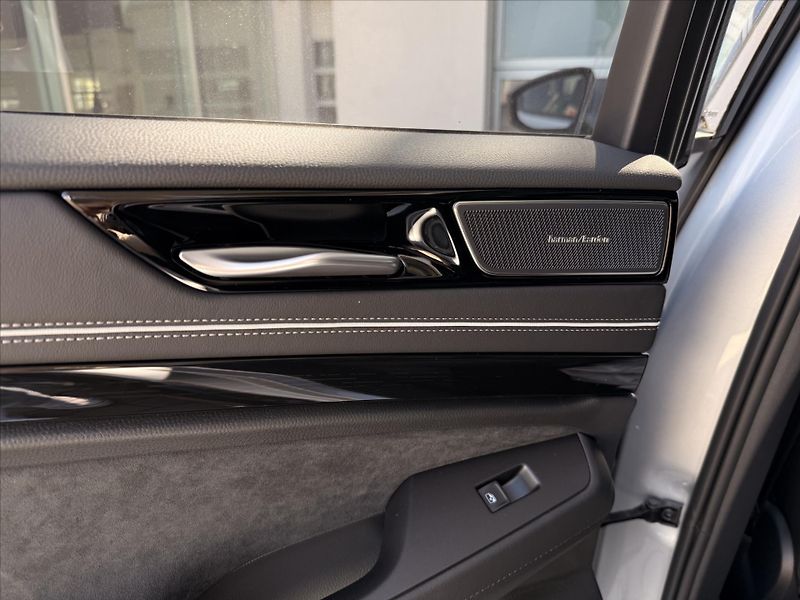 Volkswagen ID.7 Tourer (2025) 210 kW 77kWh  Pro People - fotka 22 z 23