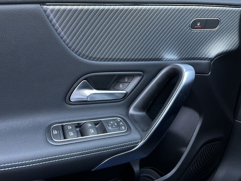 Mercedes-Benz Třídy A A-Třída 180 - fotka 13 z 19