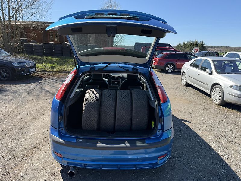 Ford Focus (2005) 2.0 TDCi SPORT - fotka 9 z 22