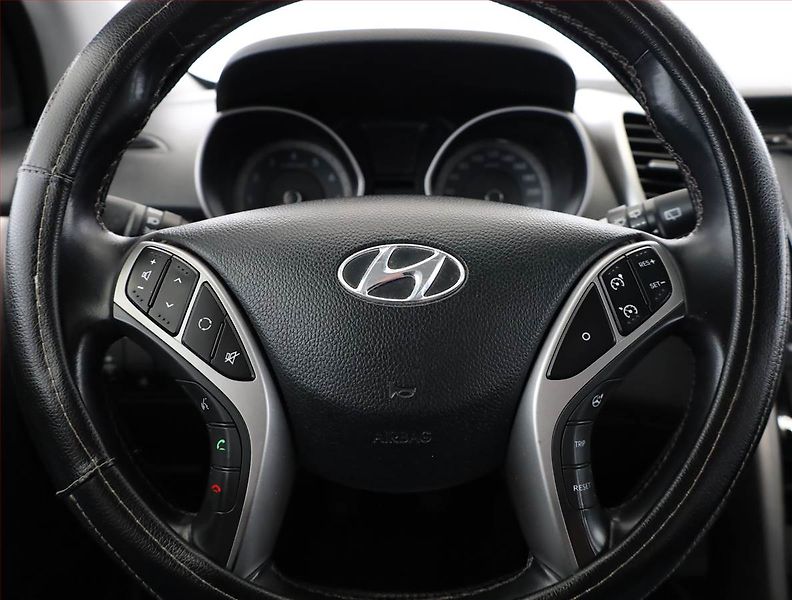Hyundai i30 (2014) 1.6 MPI, Serv.kniha, Tempomat - fotka 8 z 15