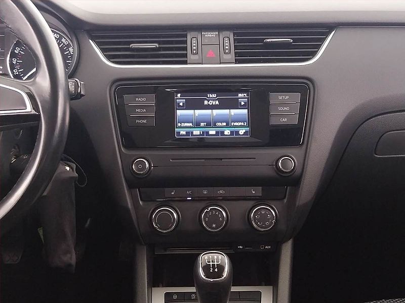 Škoda Octavia (2015) 1.6 TDI, Serv.kniha, Tempomat - fotka 12 z 18