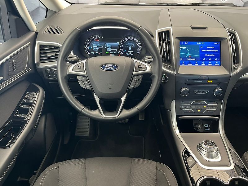 Ford S-MAX 2.5 Duratec FHEV TITANIUM - fotka 8 z 60