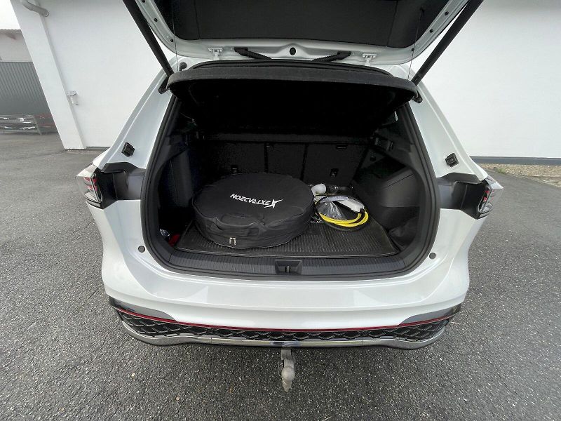 Volkswagen Tiguan (2025) R-LINE 1,5 TSI 130 KW EHYBRID - fotka 14 z 55