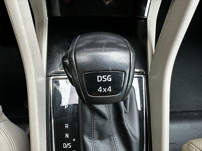 Škoda Kodiaq 2,0 FSI 158kW-4x4-CZ-servis-vý - fotka 32 z 51