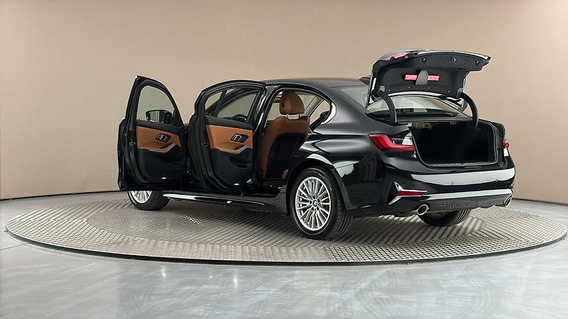 BMW Řada 3 320e AUT Luxury Line - fotka 7 z 27