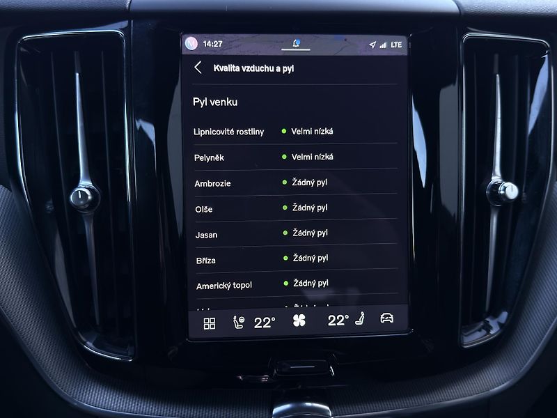 Volvo XC60 B5 AWD // PLUS DARK // 1.maj.  - fotka 43 z 44