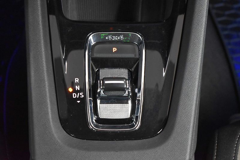 Škoda Octavia 2.0 TDI SCOUT REZERVACE - fotka 25 z 46