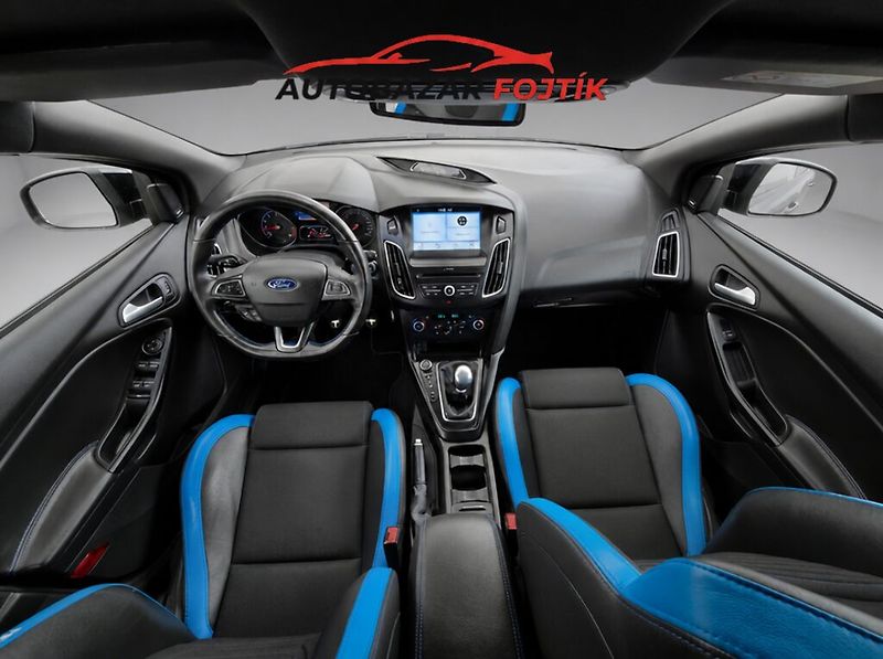 Ford Focus (2017) RS 2.3 EcoBoost 250KW AWD - fotka 12 z 23