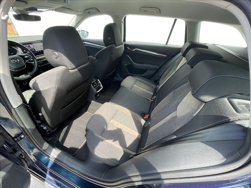 Škoda Octavia 2,0 TDI DSG 4x4 Scout TAŽNÉ - fotka 17 z 24