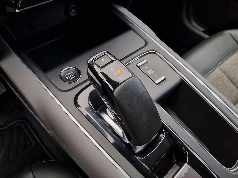 Citroën C5 Aircross 1.6 HYBRID 225 EAT8 FEEL PACK - fotka 32 z 48