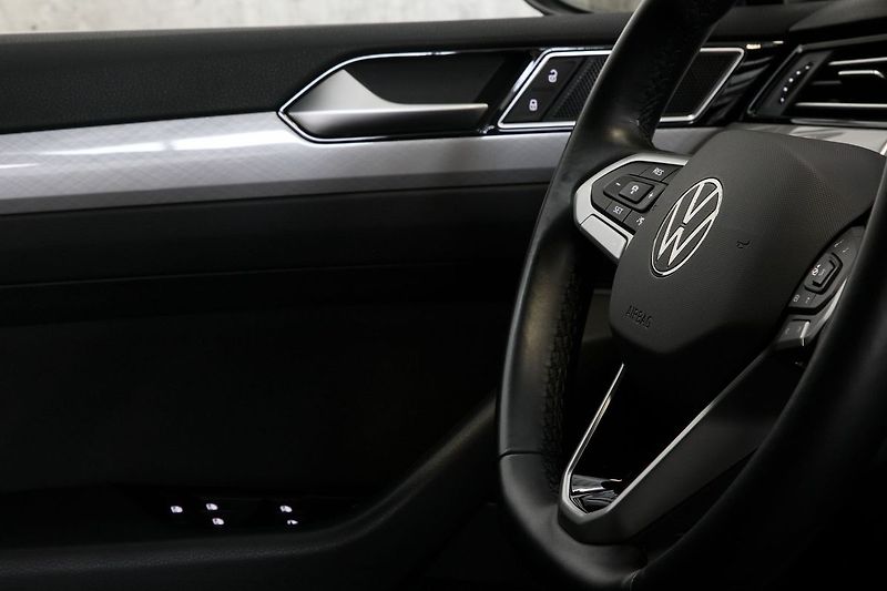Volkswagen Passat 2.0TDI 110kW DSG IQ ACC Kamera - fotka 13 z 24