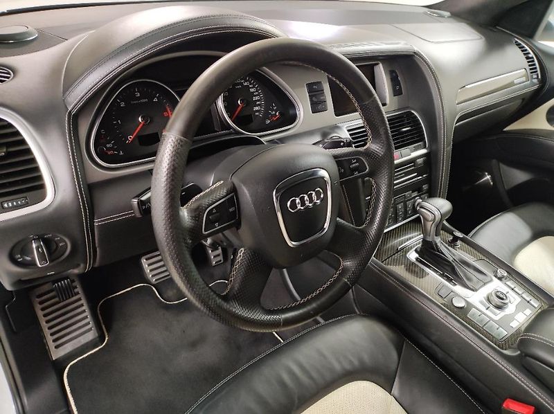 Audi Q7 (2010) 6.0 V12 TDI 368KW, SPLÁTKY  - fotka 11 z 19