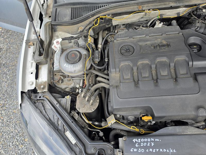 Škoda Superb 2.0 TDI Led DSG 4x4 Canton  - fotka 18 z 21