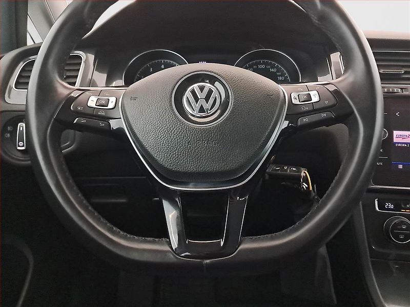 Volkswagen Golf (2017) 1.0 TSI, Tempomat - fotka 13 z 15