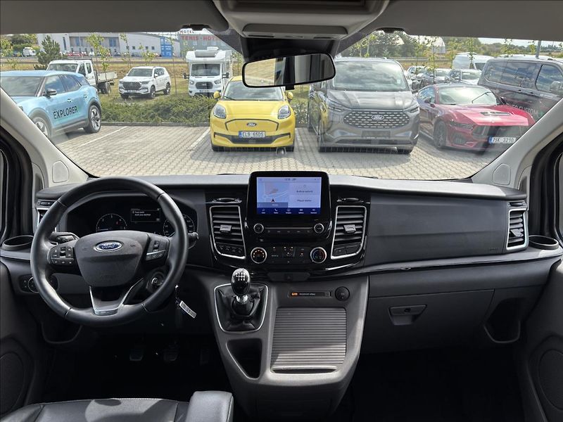 Ford Tourneo Custom 2,0 EcoBlue Titanium X 136kW - fotka 17 z 45