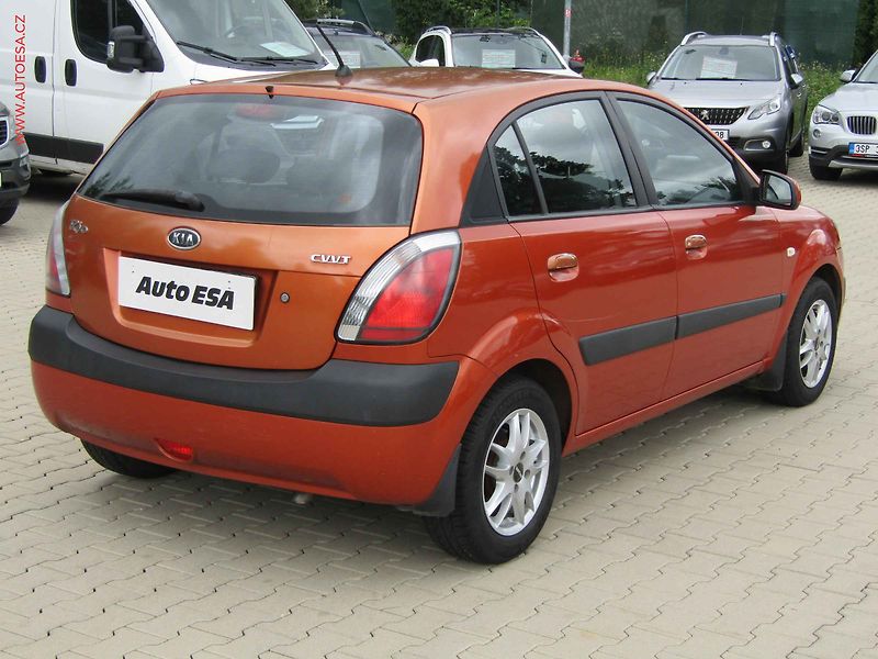 Kia Rio (2007) 1.6i, servis.kniha, AC - fotka 4 z 16