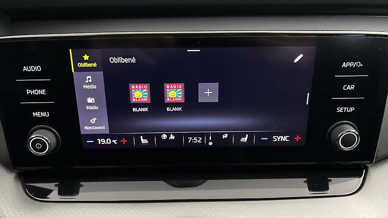 Škoda Octavia 2.0 TDI Ambition Combi - fotka 11 z 23