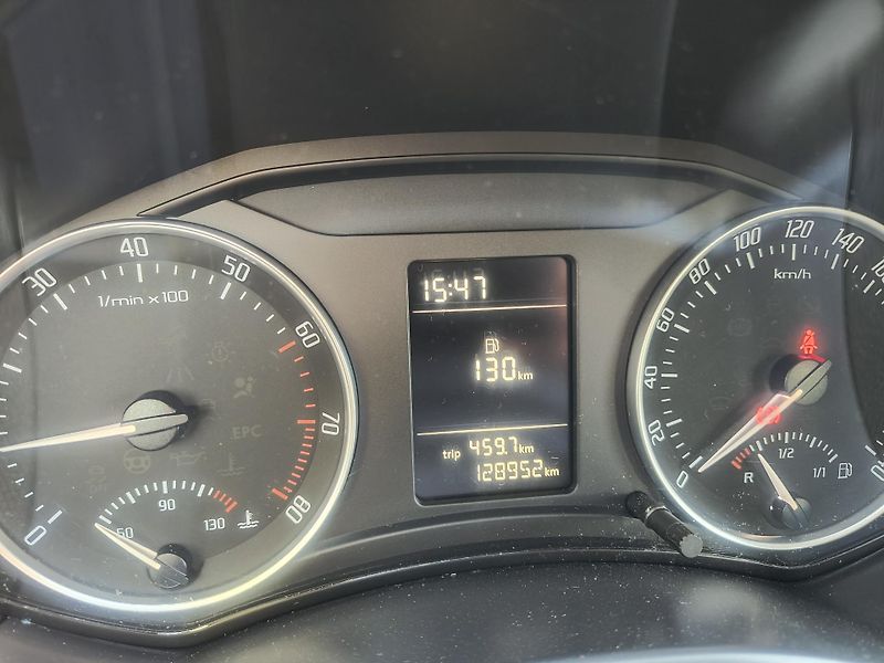 Škoda Octavia (2009) 1.6 MPi 75KW/AC/PC/PDC/TAŽNÉ - fotka 29 z 47
