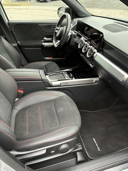 Mercedes-Benz GLB (2024) 200d 4MATIC - fotka 7 z 14