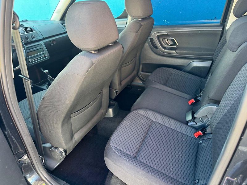 Škoda Roomster (2014) 1.2 TSI 63kW Black edition - fotka 30 z 42