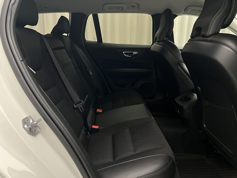 Volvo V60 D3 MOMENTUM MAN - fotka 21 z 41
