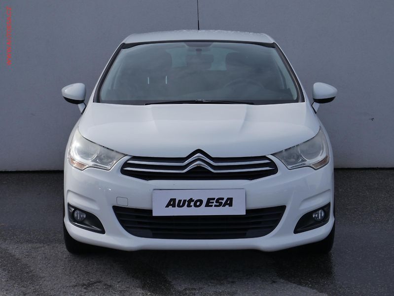 Citroën C4 (2011) 1.6i, ČR, AC, temp, park - fotka 2 z 18