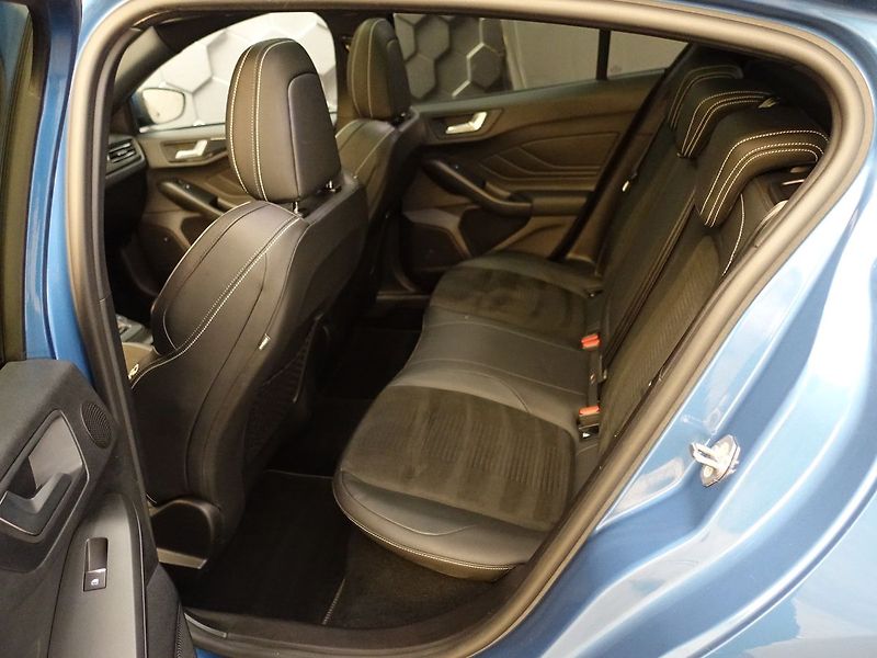 Ford Focus 2,0 ST Styling-Paket Performan - fotka 37 z 57