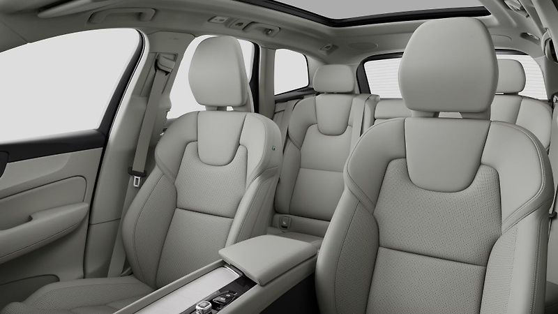 Volvo XC60 (2026) ULTRA BRIGHT, B5 AWD, 184+10 k - fotka 12 z 13