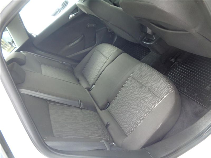 Opel Astra 1,7 - fotka 11 z 17