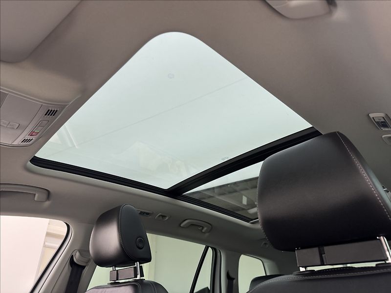 Škoda Kodiaq 2,0 DSG 4X4 CANTON ACC 360° - fotka 34 z 47