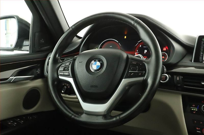 BMW X6 (2016) xDrive40d - fotka 8 z 20