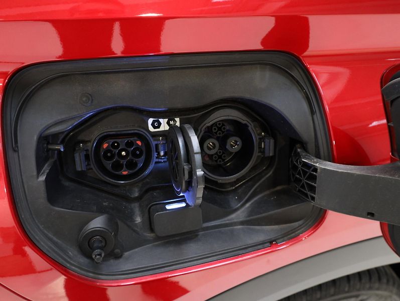Mitsubishi Eclipse Cross (2022) 2.4i PHEV,4x4, nové ČR 1.maj. - fotka 13 z 30