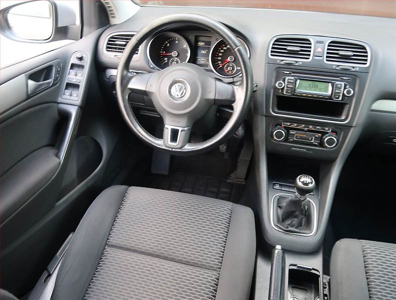 Volkswagen Golf (2009) 2.0 TDI, Tempomat - fotka 7 z 17
