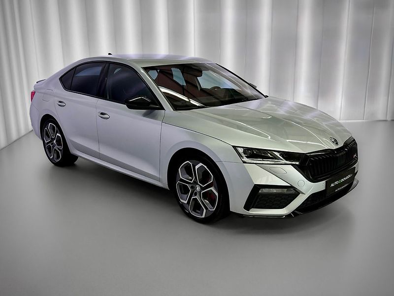 Škoda Octavia 2.0 TSI 180KW DSG RS, HUD, WEB - fotka 4 z 30