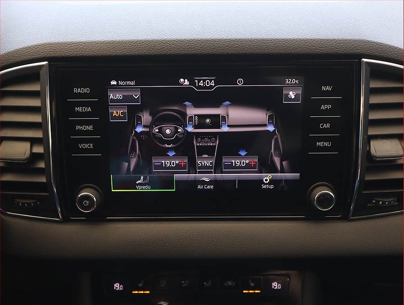 Škoda Karoq (2021) Style 2.0 TDI, Automat - fotka 17 z 24