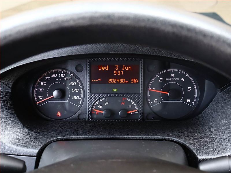 Peugeot Boxer (2017) 2.0 BlueHDi, L1H1, ČR - fotka 8 z 12