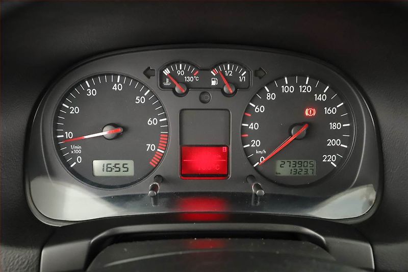 Volkswagen Golf (2002) 1.4 16V, nová STK, Tažné - fotka 8 z 11