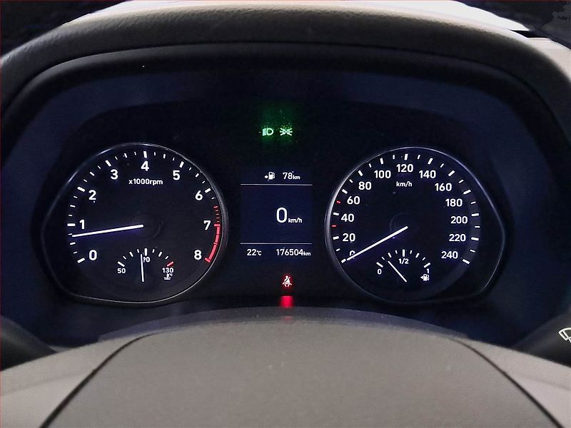 Hyundai i30 (2018) Go! 1.4 T-GDI, Navi, Tempomat - fotka 11 z 18