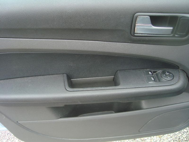 Ford Focus (2003) 1,6TDCI - fotka 10 z 19