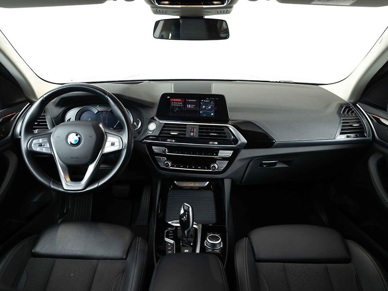BMW X3 xDrive20d - fotka 12 z 21