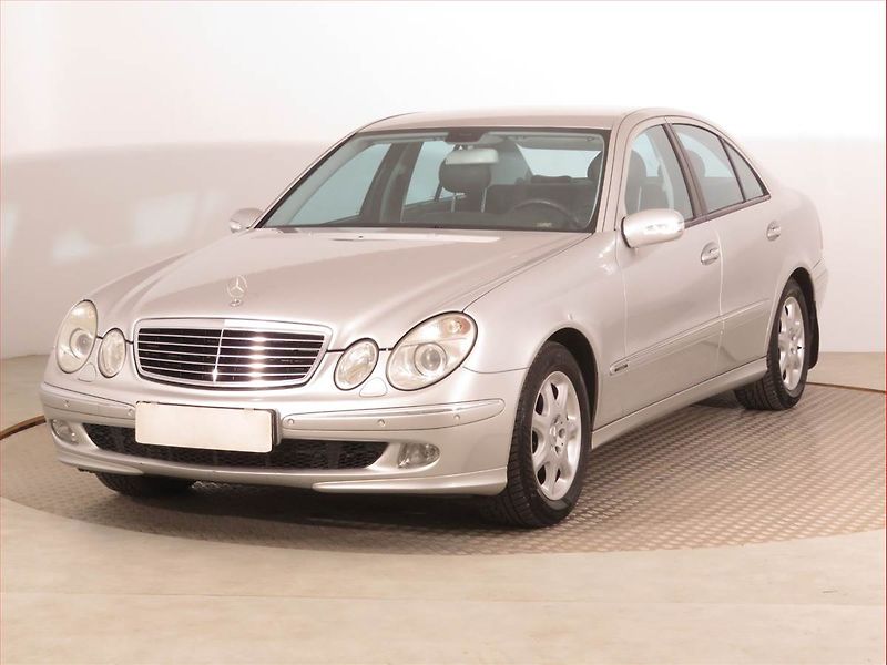 Mercedes-Benz Třídy E (2003) E 320 CDI , Automat, po STK - fotka 2 z 16