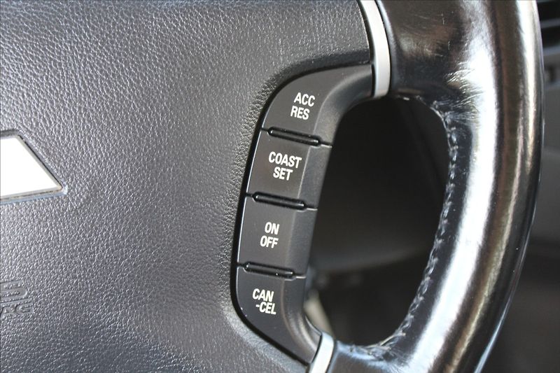 Mitsubishi Pajero 3,2 DI-D  ČR,AUTOMAT,4x4,7MÍST - fotka 20 z 38