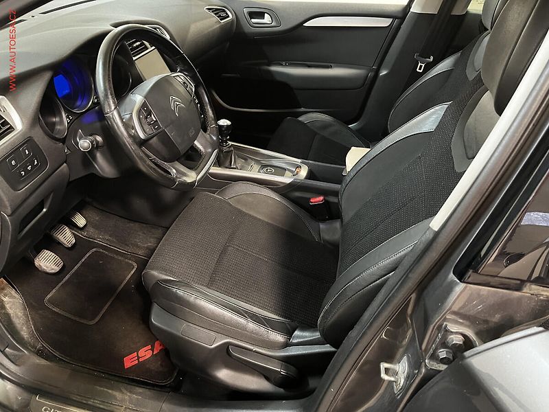 Citroën C4 (2015) 2.0HDi, Shine, bixen, panor - fotka 9 z 17