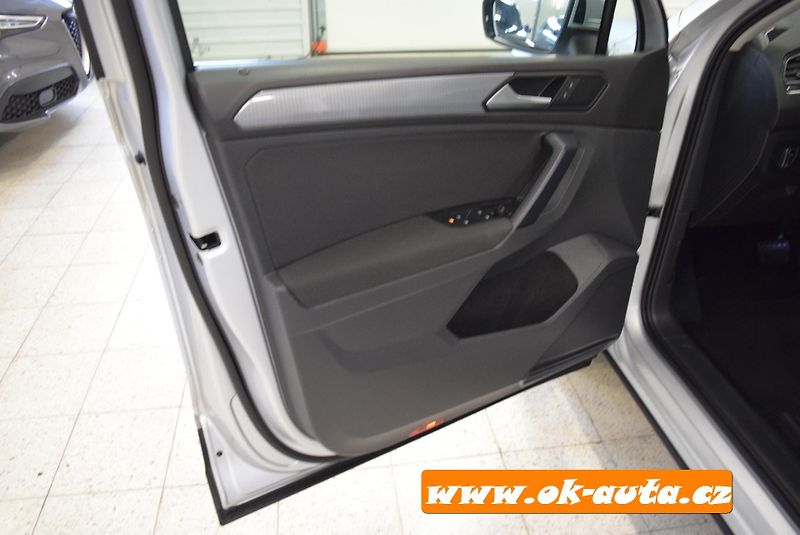 Volkswagen Tiguan 2.0 TDI DSG 110 kW 2021-DPH - fotka 25 z 53