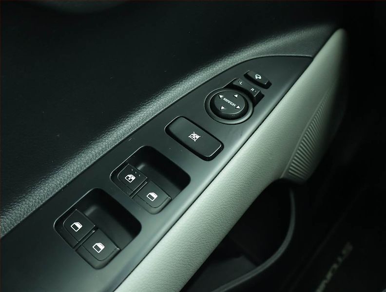 Kia Stonic (2018) 1.0 T-GDI, Serv.kniha, Kůže - fotka 17 z 19