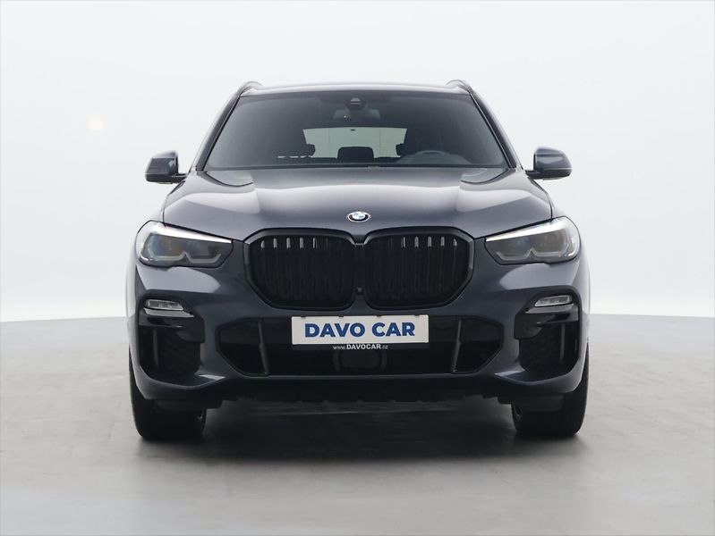 BMW X5 3,0 30d 195kW M-sport CZ DPH - fotka 2 z 50