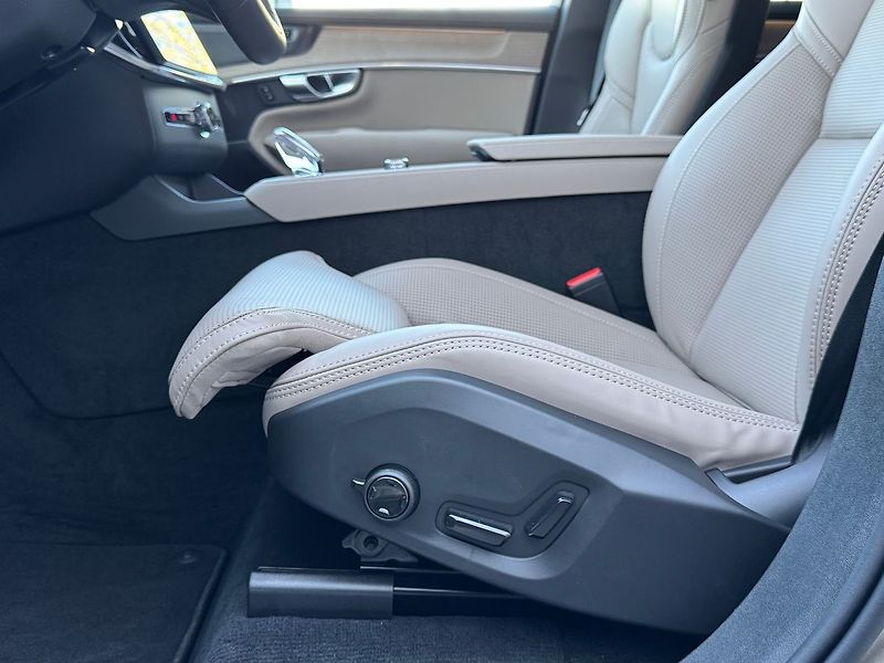 Volvo XC90 PLUS T8 360°, VENTILACE, 335kW - fotka 10 z 23