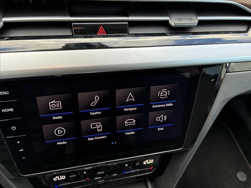 Volkswagen Arteon 2,0 TSI 140 KW REZERVACE - fotka 19 z 38